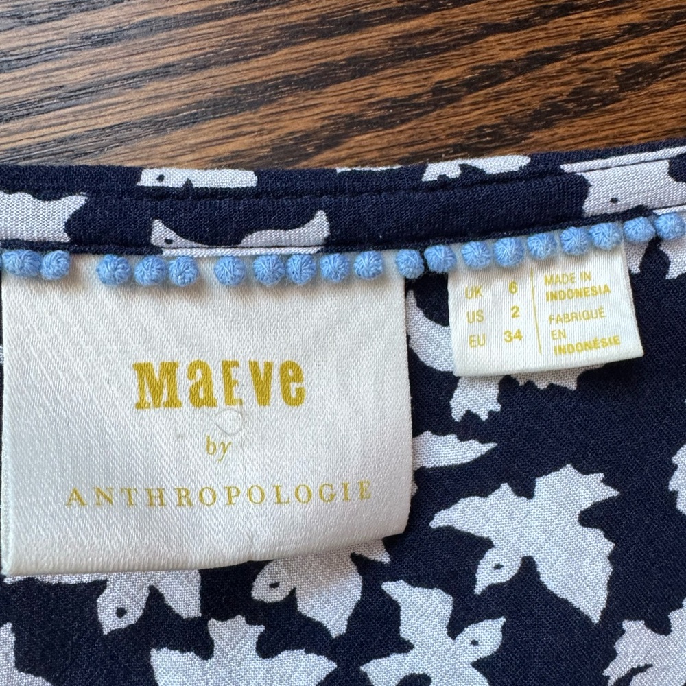 Women’s Maeve by Anthropology short sleeve navy blue blouse in size 2 - Picture 3 of 3